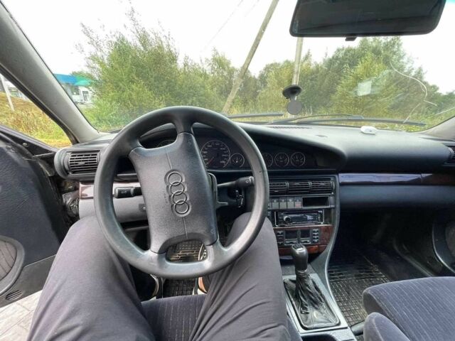 Фиолетовый Ауди А6, объемом двигателя 2.6 л и пробегом 300 тыс. км за 1600 $, фото 6 на Automoto.ua