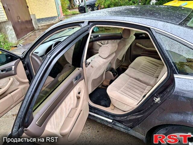 Фиолетовый Ауди А6, объемом двигателя 2.5 л и пробегом 370 тыс. км за 3600 $, фото 5 на Automoto.ua