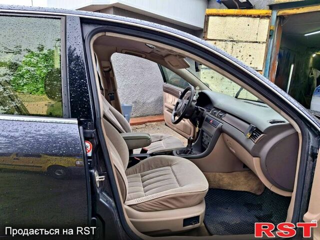 Фиолетовый Ауди А6, объемом двигателя 2.5 л и пробегом 370 тыс. км за 3600 $, фото 2 на Automoto.ua