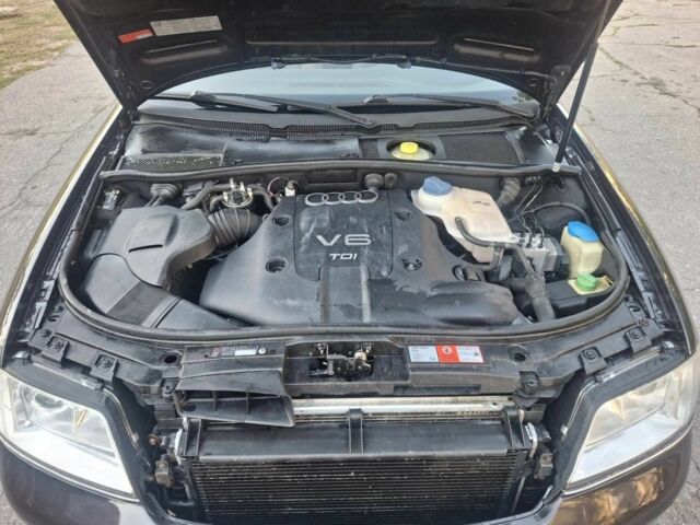 Фиолетовый Ауди А6, объемом двигателя 2.5 л и пробегом 360 тыс. км за 3600 $, фото 4 на Automoto.ua