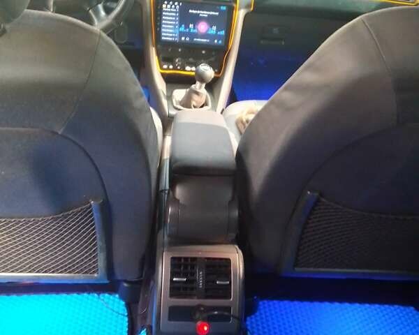 Фиолетовый Ауди А6, объемом двигателя 2.5 л и пробегом 350 тыс. км за 5200 $, фото 2 на Automoto.ua