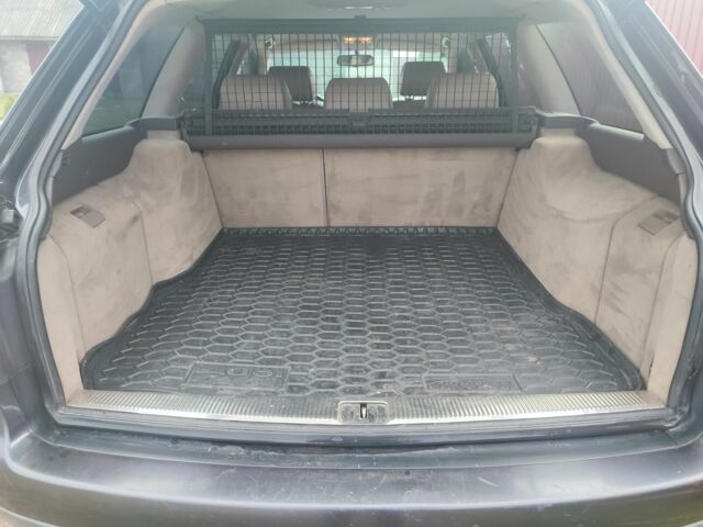 Фиолетовый Ауди А6, объемом двигателя 2 л и пробегом 370 тыс. км за 3500 $, фото 9 на Automoto.ua