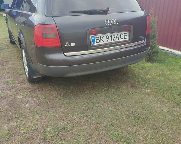 Фиолетовый Ауди А6, объемом двигателя 2.5 л и пробегом 370 тыс. км за 3500 $, фото 6 на Automoto.ua