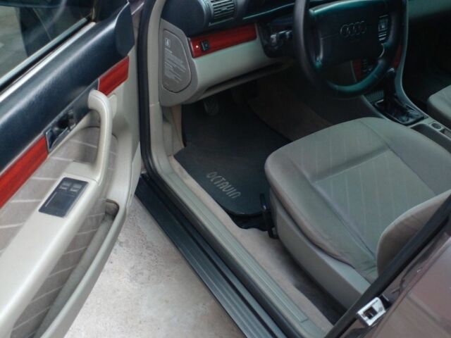 Коричневый Ауди А6, объемом двигателя 2.6 л и пробегом 300 тыс. км за 3950 $, фото 2 на Automoto.ua