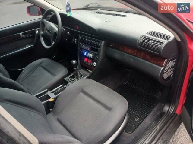 Красный Ауди А6, объемом двигателя 2.46 л и пробегом 350 тыс. км за 2650 $, фото 3 на Automoto.ua