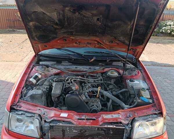 Красный Ауди А6, объемом двигателя 2 л и пробегом 300 тыс. км за 1750 $, фото 2 на Automoto.ua