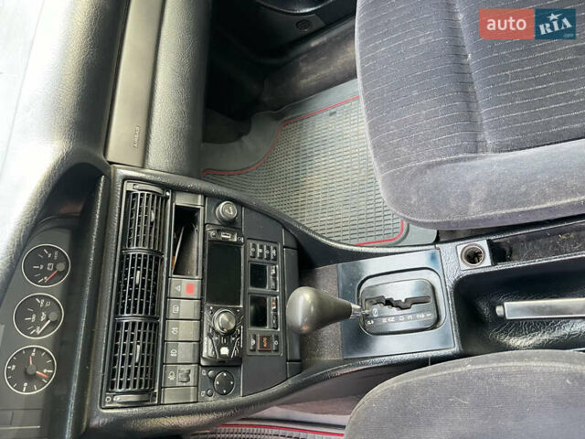 Красный Ауди А6, объемом двигателя 2.6 л и пробегом 374 тыс. км за 2600 $, фото 9 на Automoto.ua