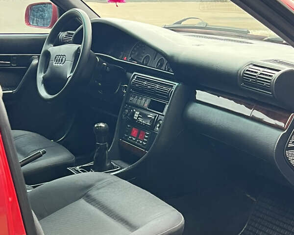 Красный Ауди А6, объемом двигателя 2.5 л и пробегом 400 тыс. км за 2900 $, фото 13 на Automoto.ua