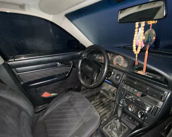 Красный Ауди А6, объемом двигателя 2.6 л и пробегом 400 тыс. км за 3700 $, фото 3 на Automoto.ua