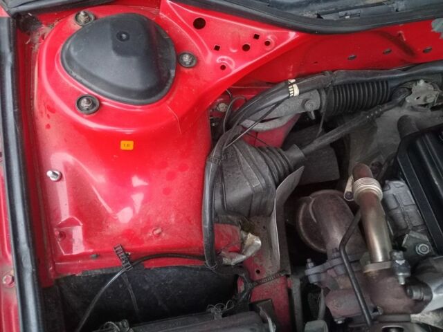 Красный Ауди А6, объемом двигателя 1.9 л и пробегом 450 тыс. км за 2350 $, фото 6 на Automoto.ua