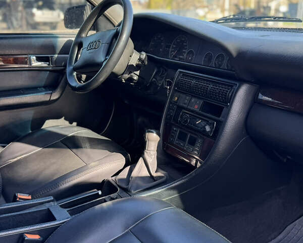 Ауді А6 1996 у Чернівцях на Automoto.ua Червоний Ауді А6, об'ємом двигуна 2.6 л та пробігом 366 тис. км за 2000 $, фото 16 на Automoto.ua