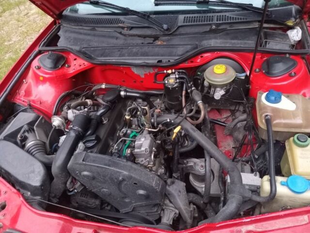 Красный Ауди А6, объемом двигателя 1.9 л и пробегом 450 тыс. км за 2350 $, фото 7 на Automoto.ua