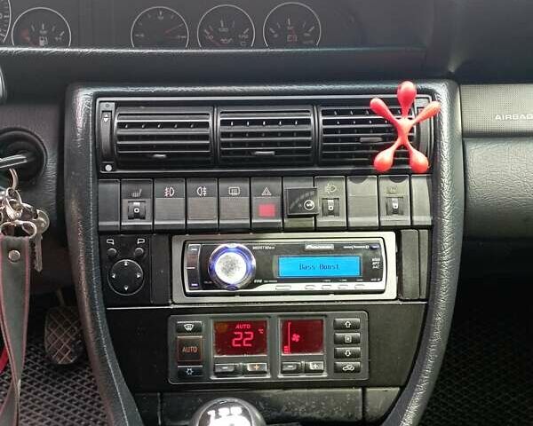 Красный Ауди А6, объемом двигателя 2.6 л и пробегом 325 тыс. км за 4200 $, фото 4 на Automoto.ua