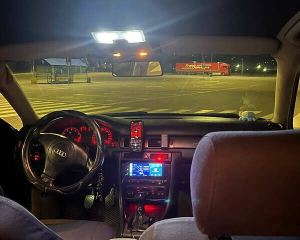 Красный Ауди А6, объемом двигателя 2.8 л и пробегом 371 тыс. км за 3000 $, фото 4 на Automoto.ua