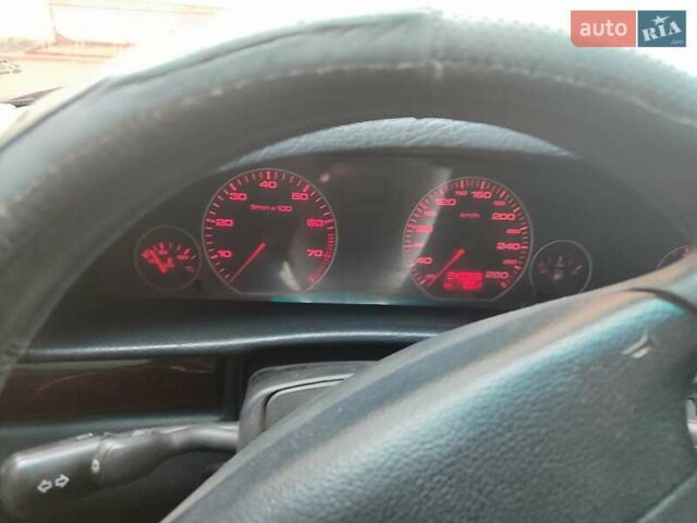 Красный Ауди А6, объемом двигателя 2.6 л и пробегом 540 тыс. км за 2600 $, фото 9 на Automoto.ua