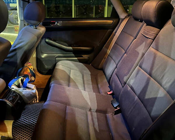 Красный Ауди А6, объемом двигателя 2.8 л и пробегом 371 тыс. км за 3000 $, фото 7 на Automoto.ua