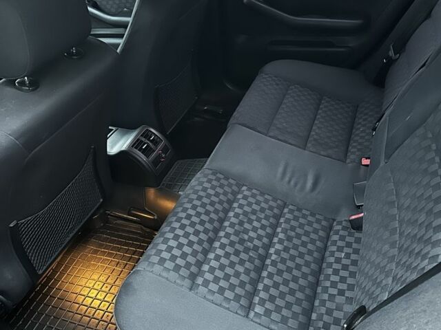 Красный Ауди А6, объемом двигателя 1.8 л и пробегом 50 тыс. км за 3300 $, фото 7 на Automoto.ua