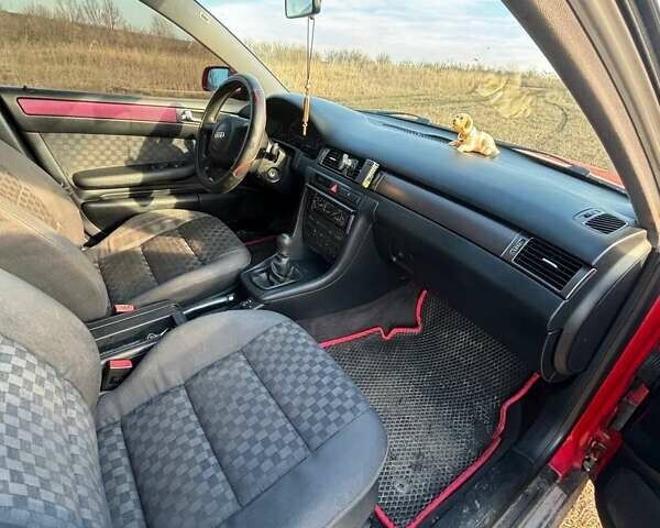 Красный Ауди А6, объемом двигателя 1.8 л и пробегом 198 тыс. км за 3900 $, фото 23 на Automoto.ua