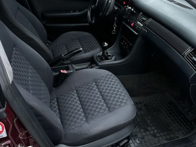 Красный Ауди А6, объемом двигателя 1.8 л и пробегом 50 тыс. км за 3300 $, фото 9 на Automoto.ua