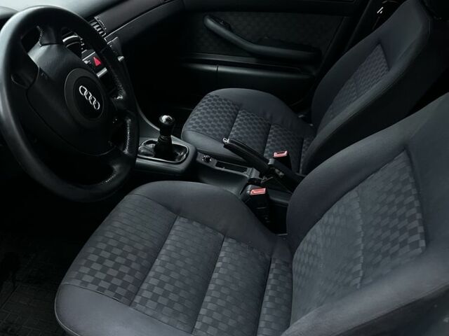 Красный Ауди А6, объемом двигателя 1.8 л и пробегом 50 тыс. км за 3300 $, фото 8 на Automoto.ua