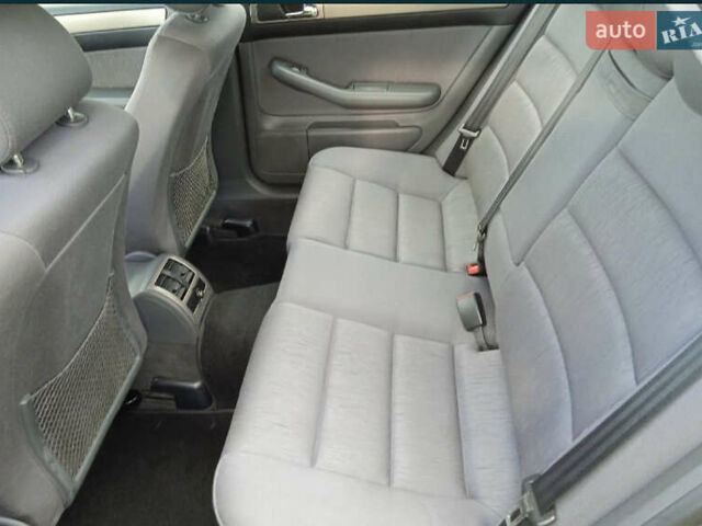 Красный Ауди А6, объемом двигателя 1.8 л и пробегом 199 тыс. км за 5800 $, фото 14 на Automoto.ua