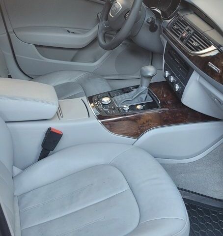 Червоний Ауді А6, об'ємом двигуна 2 л та пробігом 83 тис. км за 14999 $, фото 4 на Automoto.ua