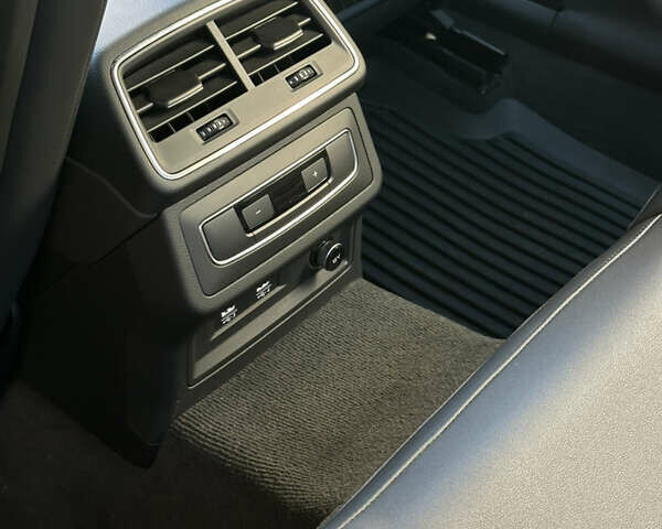 Ауди А6 2018 в Одессе на Automoto.ua Красный Ауди А6, объемом двигателя 3 л и пробегом 132 тыс. км за 29900 $, фото 19 на Automoto.ua