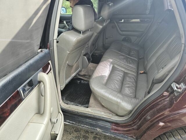 Красный Ауди А6, объемом двигателя 2.8 л и пробегом 366 тыс. км за 3750 $, фото 3 на Automoto.ua