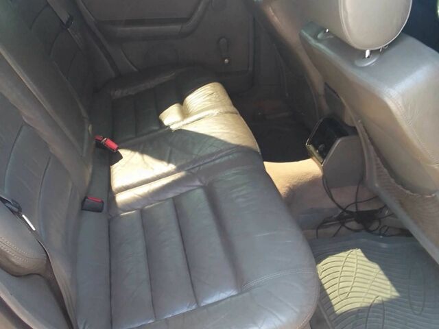 Красный Ауди А6, объемом двигателя 2.6 л и пробегом 392 тыс. км за 3000 $, фото 7 на Automoto.ua