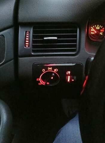 Красный Ауди А6, объемом двигателя 1.8 л и пробегом 282 тыс. км за 3300 $, фото 13 на Automoto.ua