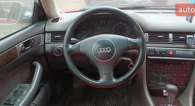 Красный Ауди А6, объемом двигателя 1.8 л и пробегом 282 тыс. км за 3300 $, фото 9 на Automoto.ua