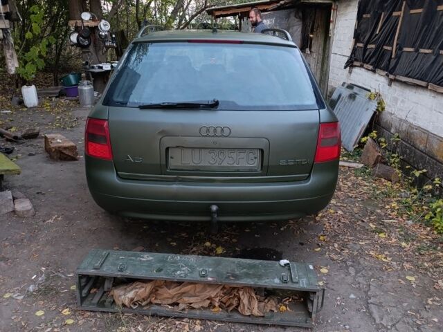 Красный Ауди А6, объемом двигателя 2.5 л и пробегом 310 тыс. км за 2500 $, фото 1 на Automoto.ua