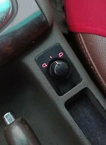 Красный Ауди А6, объемом двигателя 1.8 л и пробегом 282 тыс. км за 3300 $, фото 11 на Automoto.ua