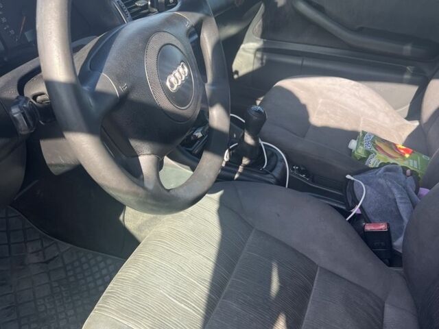 Красный Ауди А6, объемом двигателя 2.5 л и пробегом 371 тыс. км за 2000 $, фото 5 на Automoto.ua