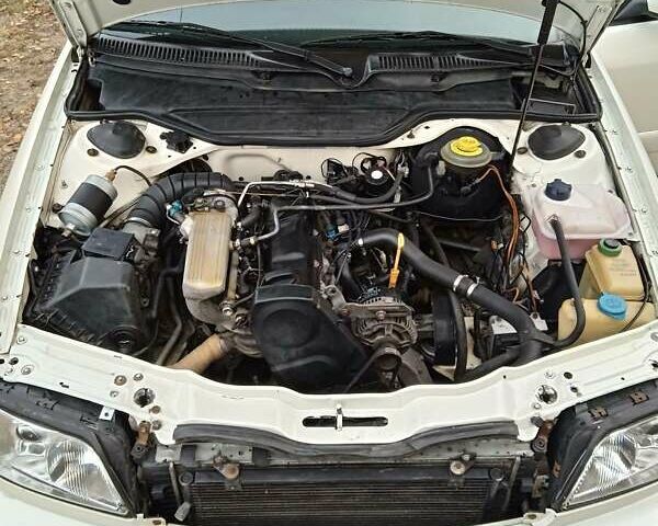 Ауди А6, объемом двигателя 2 л и пробегом 394 тыс. км за 3200 $, фото 5 на Automoto.ua
