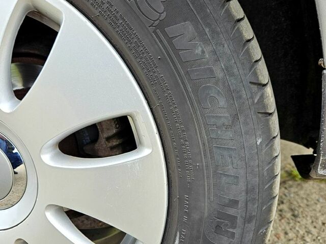 Ауди А6, объемом двигателя 2.4 л и пробегом 330 тыс. км за 5600 $, фото 8 на Automoto.ua