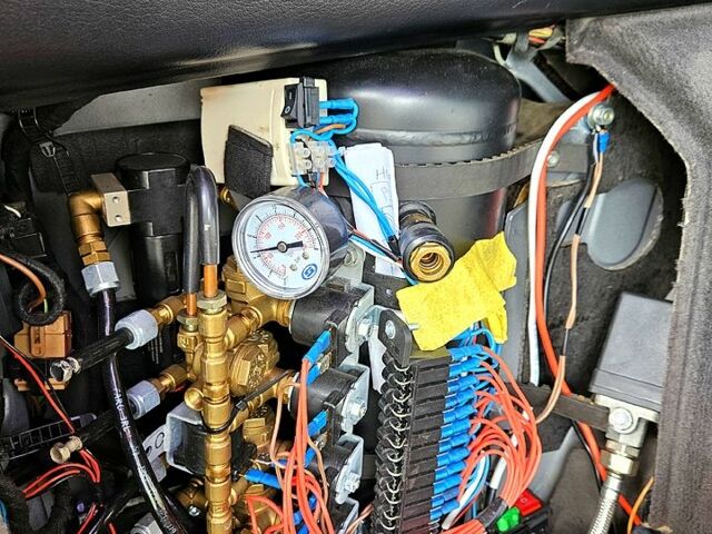 Ауди А6, объемом двигателя 2.4 л и пробегом 330 тыс. км за 5600 $, фото 10 на Automoto.ua