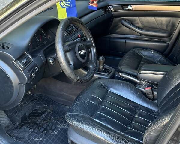Ауди А6, объемом двигателя 2.5 л и пробегом 403 тыс. км за 2250 $, фото 1 на Automoto.ua