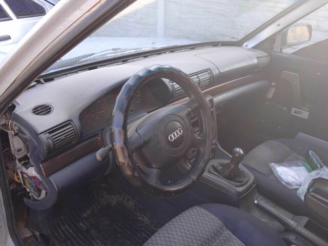 Серый Ауди А6, объемом двигателя 0 л и пробегом 200 тыс. км за 1188 $, фото 2 на Automoto.ua