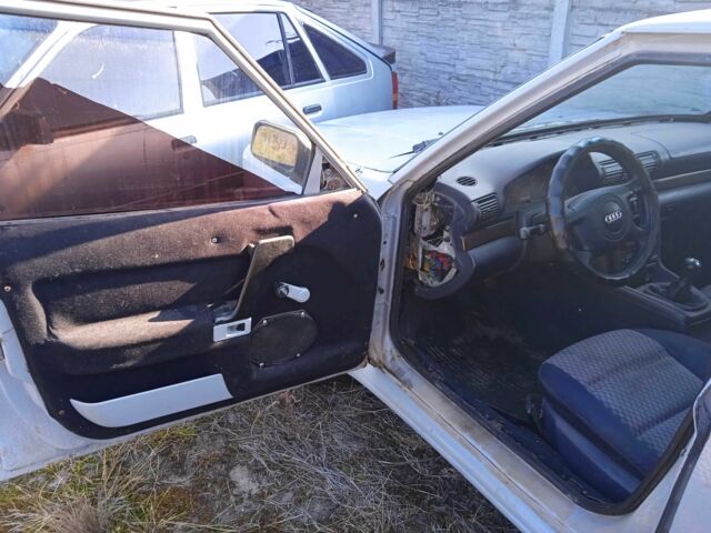 Серый Ауди А6, объемом двигателя 0 л и пробегом 200 тыс. км за 1188 $, фото 3 на Automoto.ua