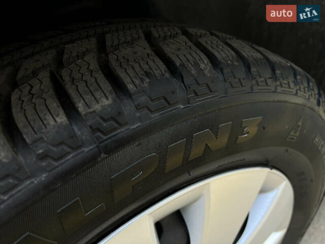 Серый Ауди А6, объемом двигателя 2.5 л и пробегом 388 тыс. км за 2900 $, фото 13 на Automoto.ua