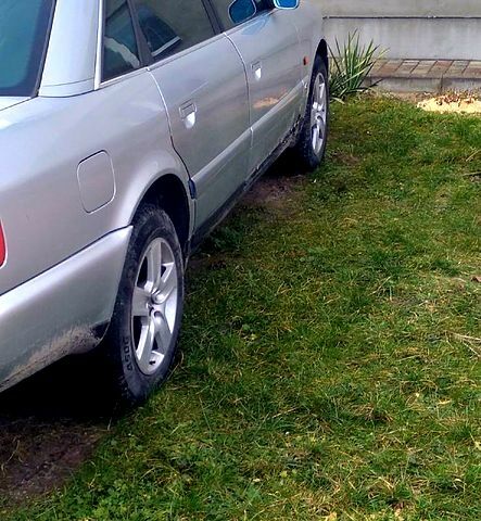 Сірий Ауді А6, об'ємом двигуна 2.6 л та пробігом 250 тис. км за 2750 $, фото 4 на Automoto.ua