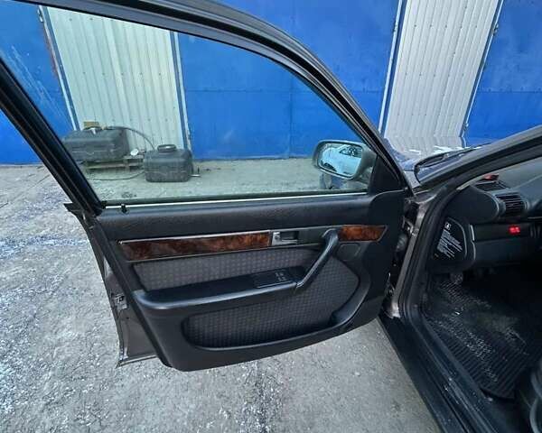 Серый Ауди А6, объемом двигателя 1.9 л и пробегом 530 тыс. км за 4200 $, фото 10 на Automoto.ua