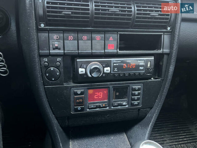 Сірий Ауді А6, об'ємом двигуна 2.6 л та пробігом 300 тис. км за 2500 $, фото 13 на Automoto.ua