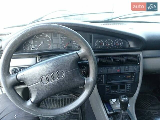 Серый Ауди А6, объемом двигателя 1.8 л и пробегом 315 тыс. км за 3000 $, фото 5 на Automoto.ua