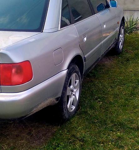 Сірий Ауді А6, об'ємом двигуна 2.6 л та пробігом 250 тис. км за 2750 $, фото 3 на Automoto.ua