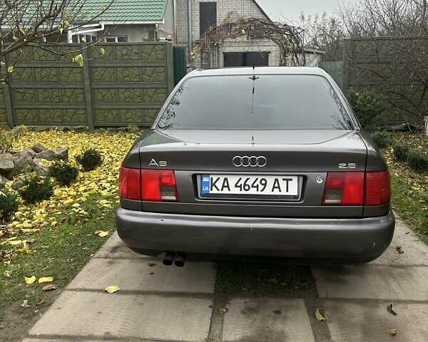 Серый Ауди А6, объемом двигателя 2.6 л и пробегом 318 тыс. км за 3000 $, фото 4 на Automoto.ua