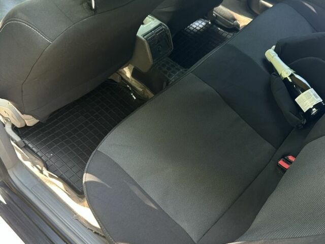 Ауди А6 1997 в Черткове на Automoto.ua Серый Ауди А6, объемом двигателя 2.5 л и пробегом 422 тыс. км за 3750 $, фото 12 на Automoto.ua