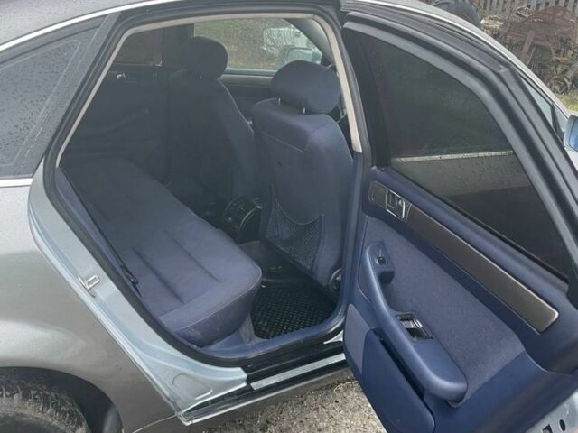 Серый Ауди А6, объемом двигателя 2.4 л и пробегом 350 тыс. км за 3200 $, фото 5 на Automoto.ua