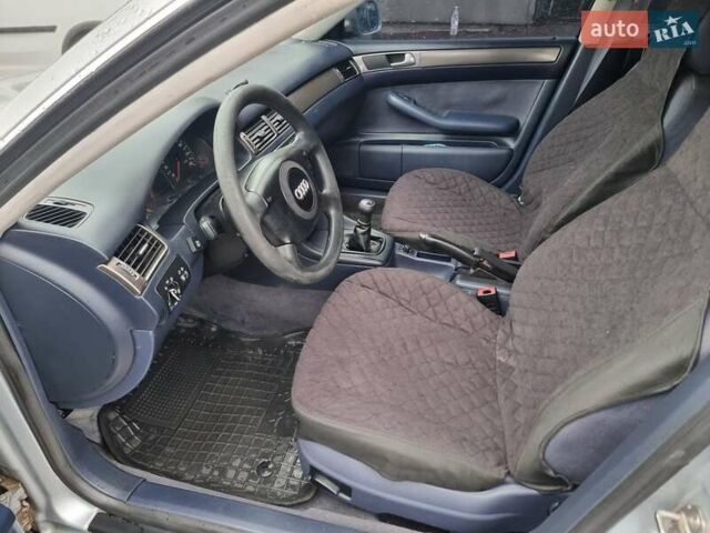 Серый Ауди А6, объемом двигателя 1.78 л и пробегом 348 тыс. км за 3550 $, фото 13 на Automoto.ua